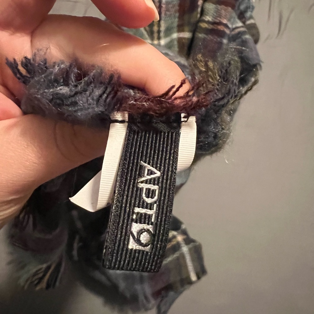 Wrap Blanket Scarf - Picture 5 of 6